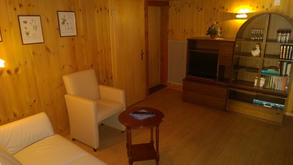 Hotel-Restaurant Drei Tannen Bellwald Habitación foto